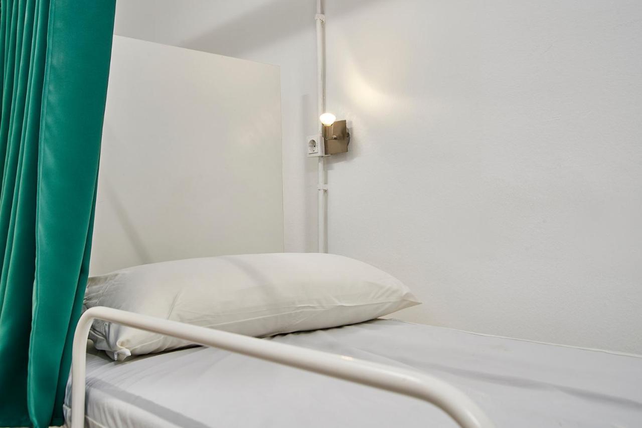 โอลา โอสตัล กอลบลัง Hostel โอสปิตาเล็ต เดอ โยเบรกัต ภายนอก รูปภาพ