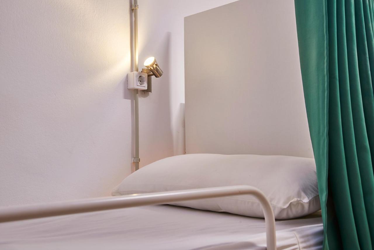 โอลา โอสตัล กอลบลัง Hostel โอสปิตาเล็ต เดอ โยเบรกัต ภายนอก รูปภาพ